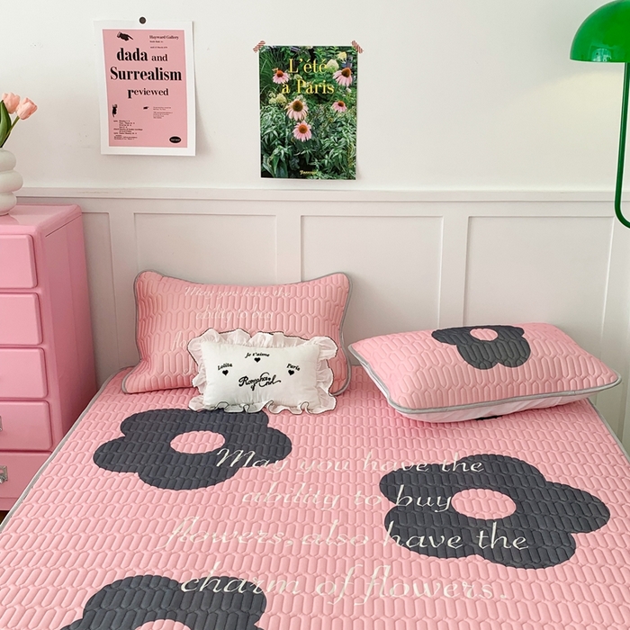 91家纺网 家纺一手货源 找家纺 昔可家纺2023新款甜酷黑粉系列乳胶凉席 甜酷黑粉花花