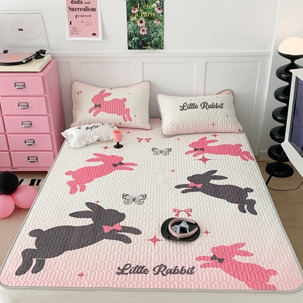 91家纺网 家纺一手货源 找家纺 昔可家纺2023新款甜酷黑粉系列乳胶凉席 蝴蝶结黑兔