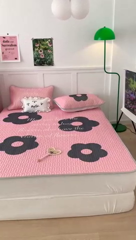 91家纺网 家纺一手货源 找家纺 昔可家纺2023新款甜酷黑粉系列乳胶凉席 甜酷黑粉花花