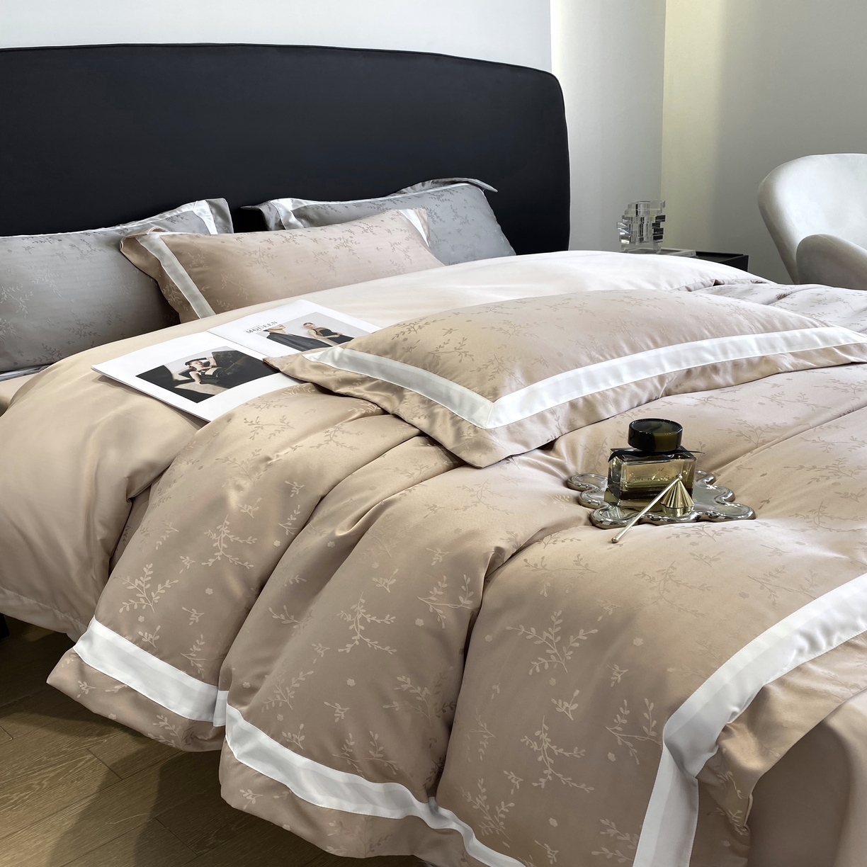 91家纺网 家纺一手货源 找家纺 优悦 宽边提花冰丝四件套 叶语香-米色