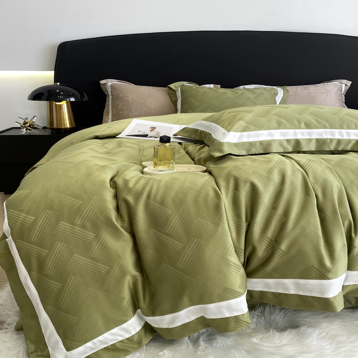 91家纺网 家纺一手货源 找家纺 优悦 宽边提花冰丝四件套 领格绅士-绿