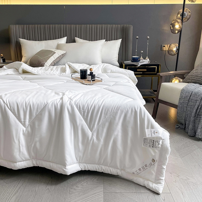 91家纺网 家纺一手货源 找家纺 可机洗柞蚕丝桑蚕丝宽边夏凉被空调被夏季薄被薄款春秋被单人 轻奢白