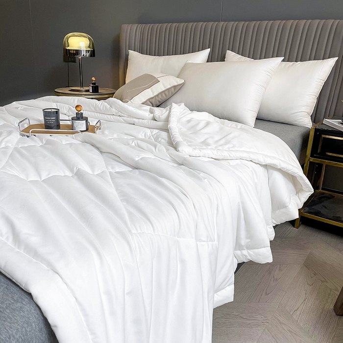 91家纺网 家纺一手货源 找家纺 可机洗柞蚕丝桑蚕丝宽边夏凉被空调被夏季薄被薄款春秋被单人 轻奢白