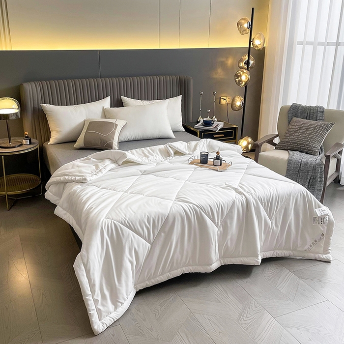 91家纺网 家纺一手货源 找家纺 可机洗柞蚕丝桑蚕丝宽边夏凉被空调被夏季薄被薄款春秋被单人 轻奢白