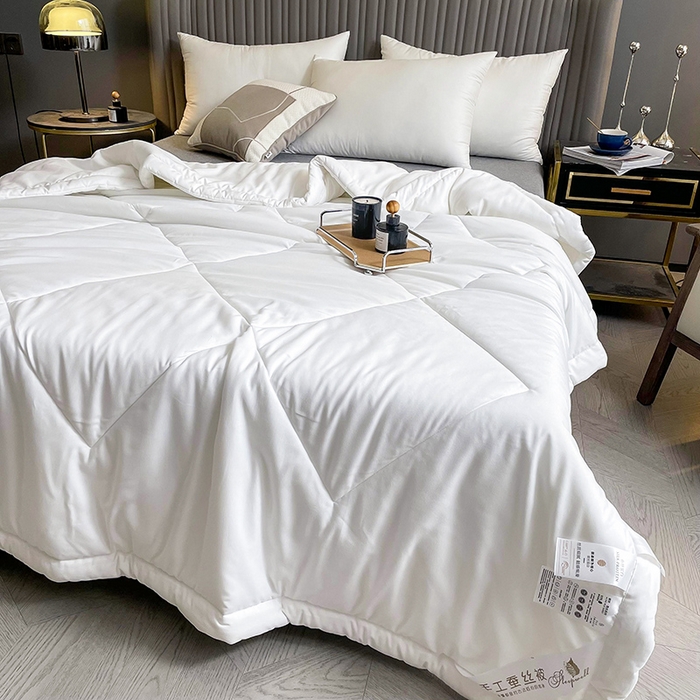 91家纺网 家纺一手货源 找家纺 可机洗柞蚕丝桑蚕丝宽边夏凉被空调被夏季薄被薄款春秋被单人 轻奢白