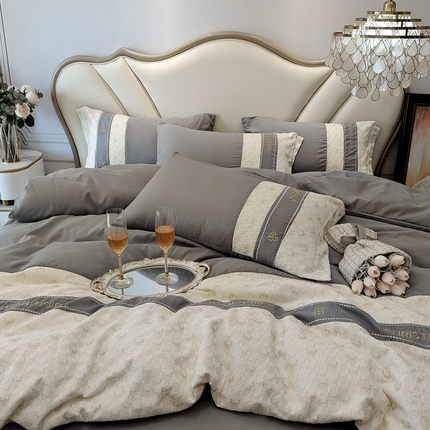 91家纺网 家纺一手货源 找家纺 （总）艺玲2023新款小香风轻奢风千鸟格云锦棉刺绣四件套