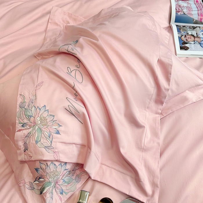 91家纺网 家纺一手货源 找家纺 宅家居 2024轻奢小香风纯棉长绒棉四件套奥菲亚系列 冰肌粉