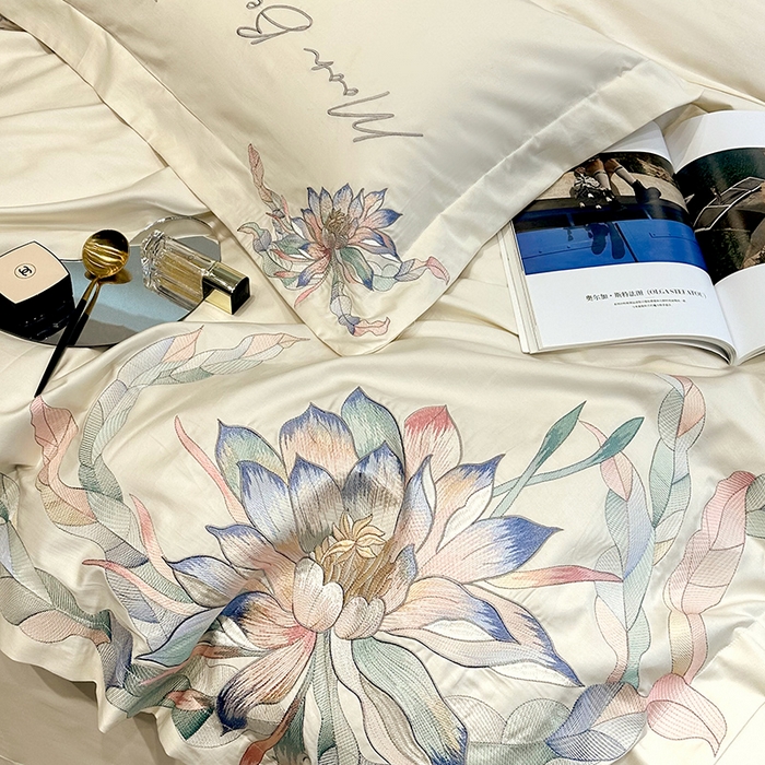 91家纺网 家纺一手货源 找家纺 宅家居 2024轻奢小香风纯棉长绒棉四件套奥菲亚系列 奶昔白