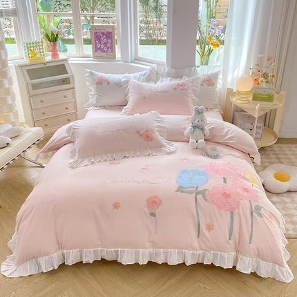 91家纺网 家纺一手货源 找家纺 迪欧芙 2023新款全棉喷气133*72公主风荷叶边四件套 乔安娜粉