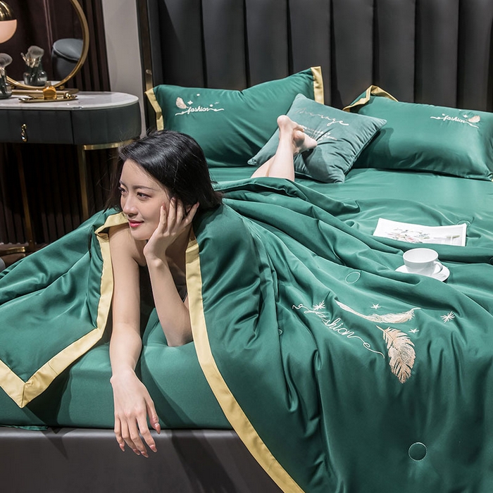 91家纺网 家纺一手货源 找家纺 梦舒羽 新款可水洗真丝被夏天宿舍空调被单人夏凉被纯色冰丝刺绣夏被被子双人薄被 凤羽-墨绿