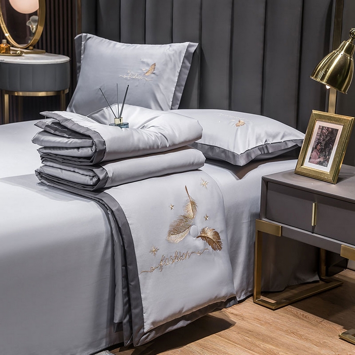 91家纺网 家纺一手货源 找家纺 梦舒羽 新款可水洗真丝被夏天宿舍空调被单人夏凉被纯色冰丝刺绣夏被被子双人薄被 凤羽-浅灰