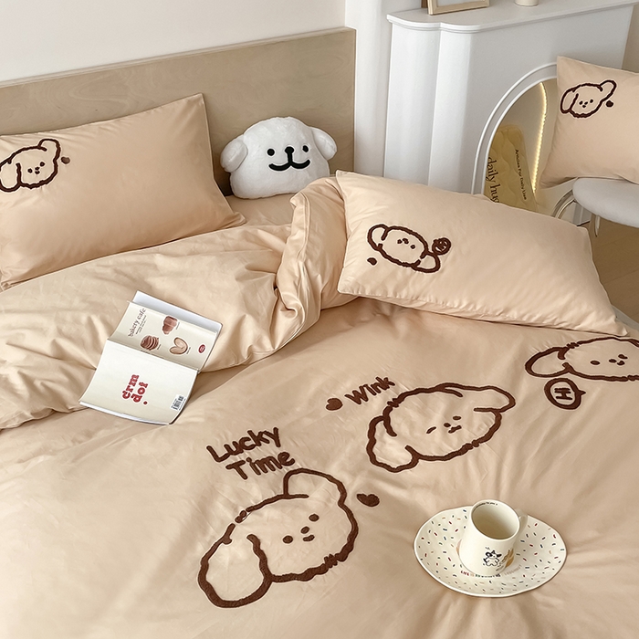 91家纺网 家纺一手货源 找家纺 澳梵家居 2023新款【是修狗呀】系列 全棉大版毛巾绣四件套 是修狗呀-卡其