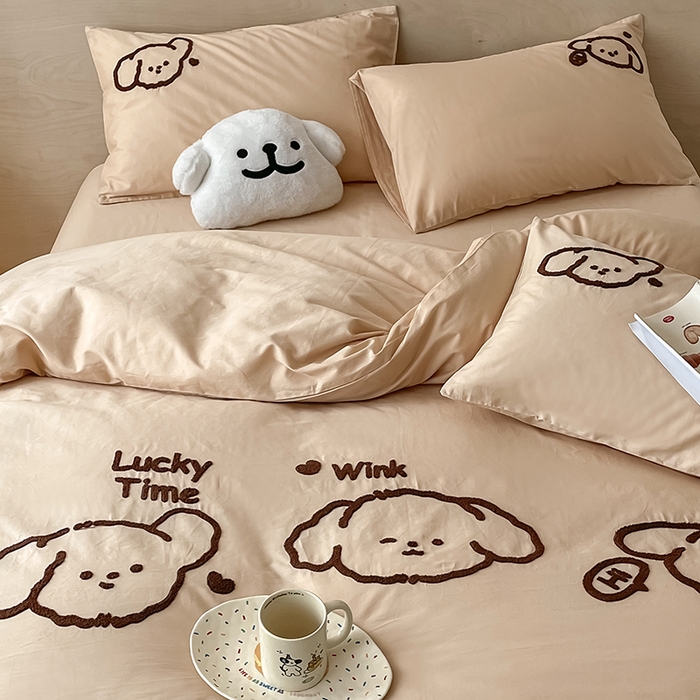 91家纺网 家纺一手货源 找家纺 澳梵家居 2023新款【是修狗呀】系列 全棉大版毛巾绣四件套 是修狗呀-卡其