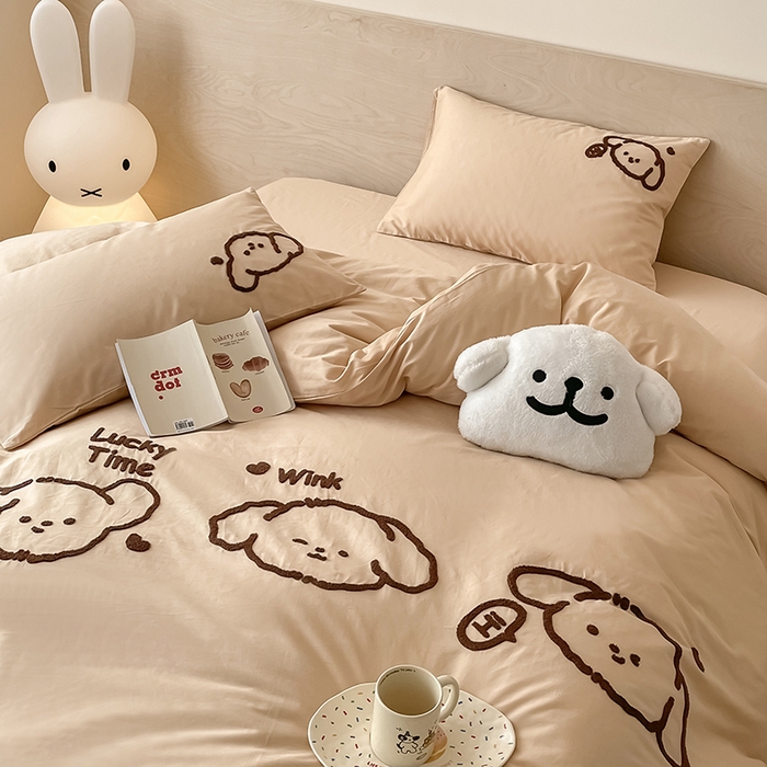 91家纺网 家纺一手货源 找家纺 澳梵家居 2023新款【是修狗呀】系列 全棉大版毛巾绣四件套 是修狗呀-卡其