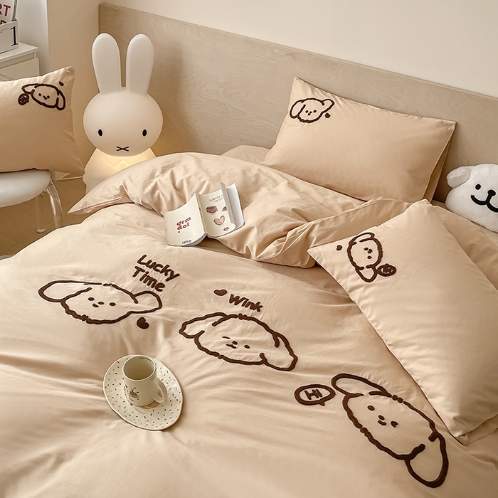 91家纺网 家纺一手货源 找家纺 澳梵家居 2023新款【是修狗呀】系列 全棉大版毛巾绣四件套 是修狗呀-卡其