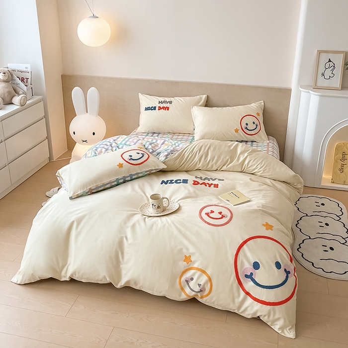 91家纺网 家纺一手货源 找家纺 澳梵家居 2023新款【是修狗呀】系列 全棉大版毛巾绣四件套 微笑百事达