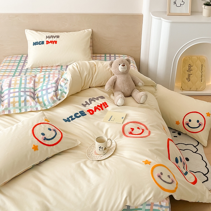 91家纺网 家纺一手货源 找家纺 澳梵家居 2023新款【是修狗呀】系列 全棉大版毛巾绣四件套 微笑百事达