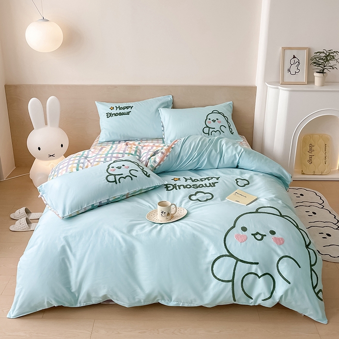 91家纺网 家纺一手货源 找家纺 澳梵家居 2023新款【是修狗呀】系列 全棉大版毛巾绣四件套 可爱恐龙