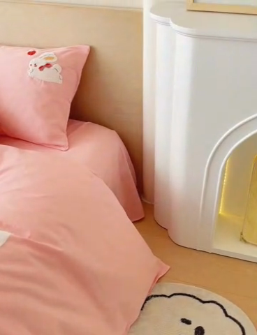 91家纺网 家纺一手货源 找家纺 澳梵家居 2023新款【是修狗呀】系列 全棉大版毛巾绣四件套 三只小兔