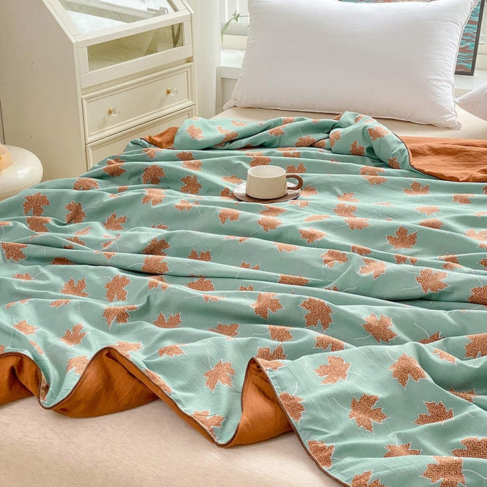 91家纺网 家纺一手货源 找家纺 畅畅家纺2023新款A类水洗棉麻双层纱夏被四件套 枫叶