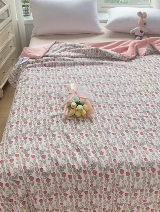 91家纺网 家纺一手货源 找家纺 畅畅家纺2023新款A类水洗棉麻双层纱夏被四件套 郁金香