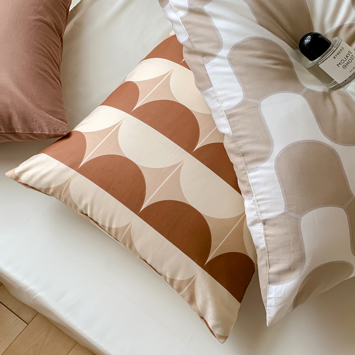 91家纺网 家纺一手货源 找家纺 窝米 全棉斜纹枕套（简约类） 大西洋卡其枕套