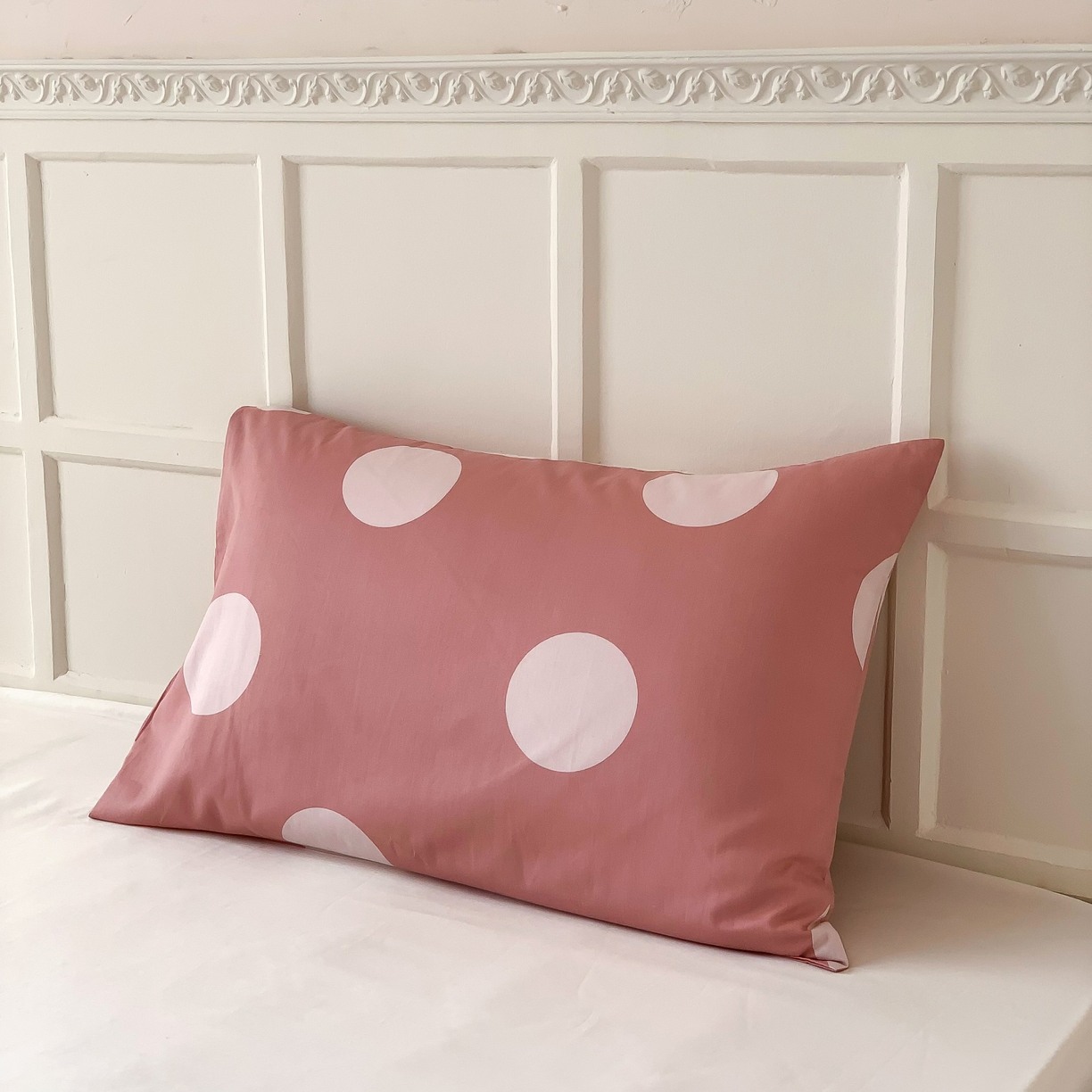 91家纺网 家纺一手货源 找家纺 窝米 全棉斜纹枕套（简约类） 拉卡粉枕套