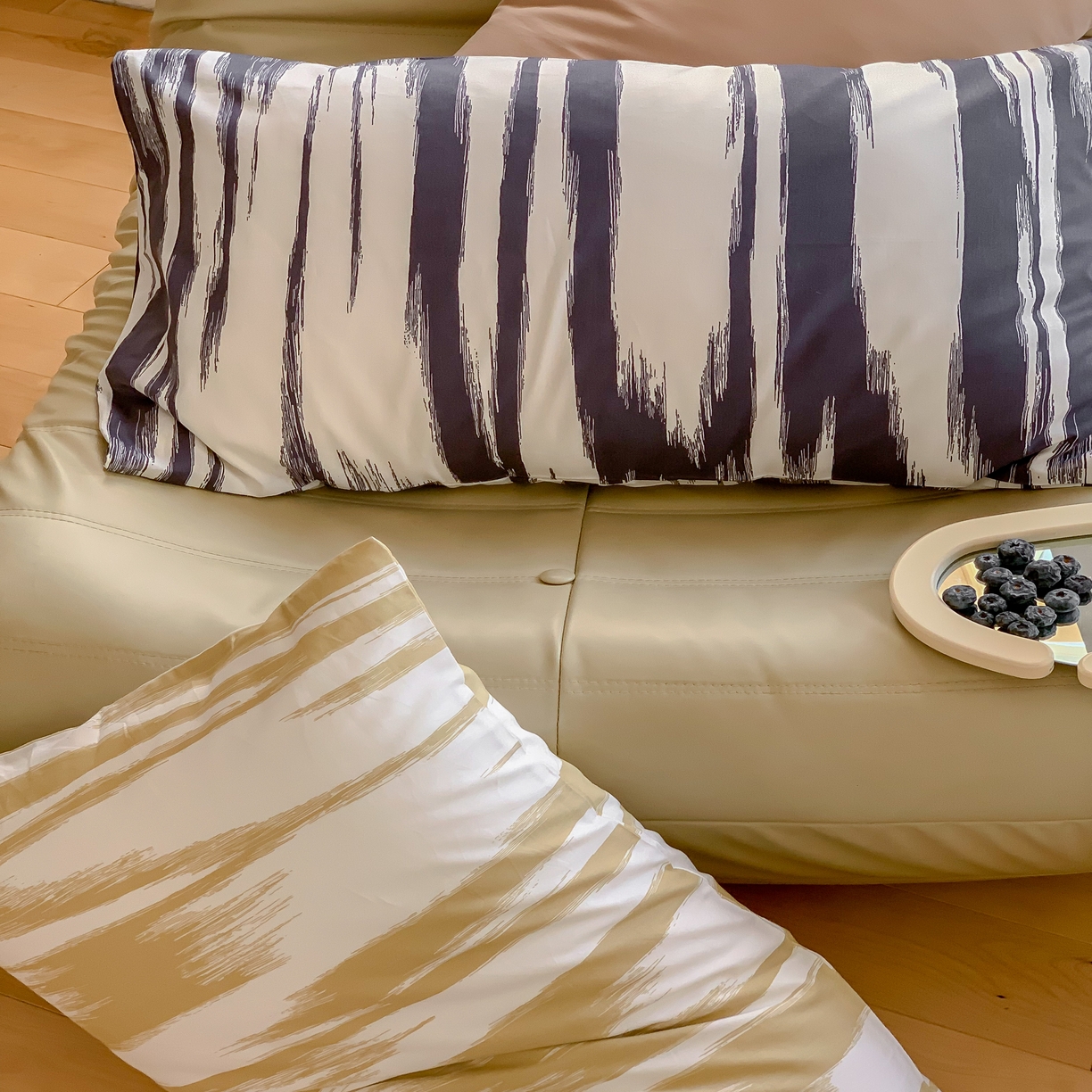 91家纺网 家纺一手货源 找家纺 窝米 全棉斜纹枕套（简约类） 水波纹炭黑枕套