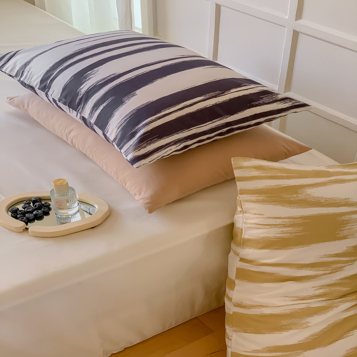 91家纺网 家纺一手货源 找家纺 窝米 全棉斜纹枕套（简约类） 水波纹炭黑枕套