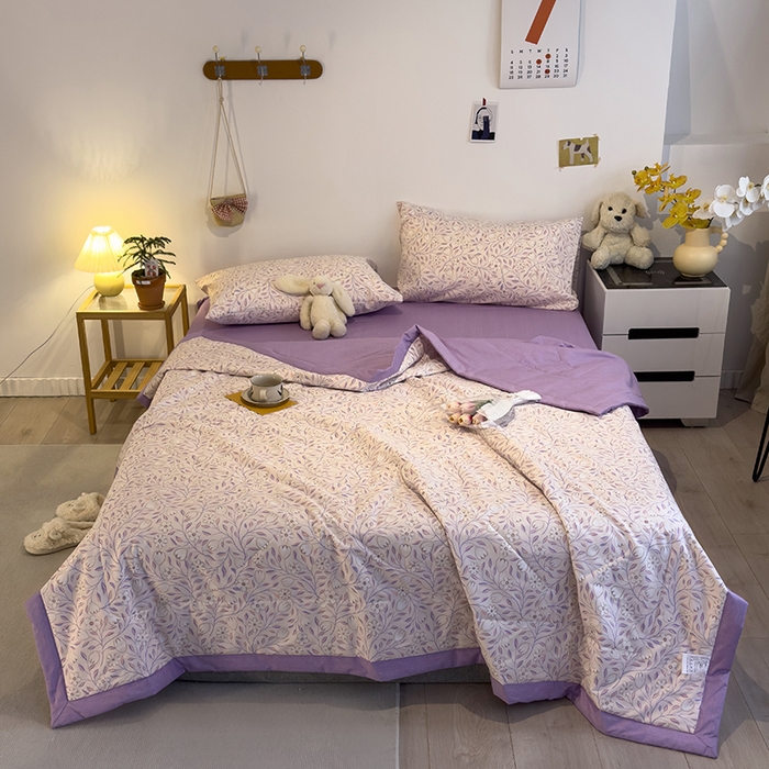 91家纺网 家纺一手货源 找家纺 怡家居 2023新款全棉小清新手包边夏被四件套 欢颜-紫
