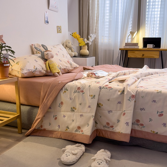 91家纺网 家纺一手货源 找家纺 怡家居 2023新款全棉小清新手包边夏被四件套 蔷薇