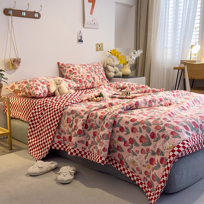 91家纺网 家纺一手货源 找家纺 怡家居 2023新款全棉小清新手包边夏被四件套 悠悠兔