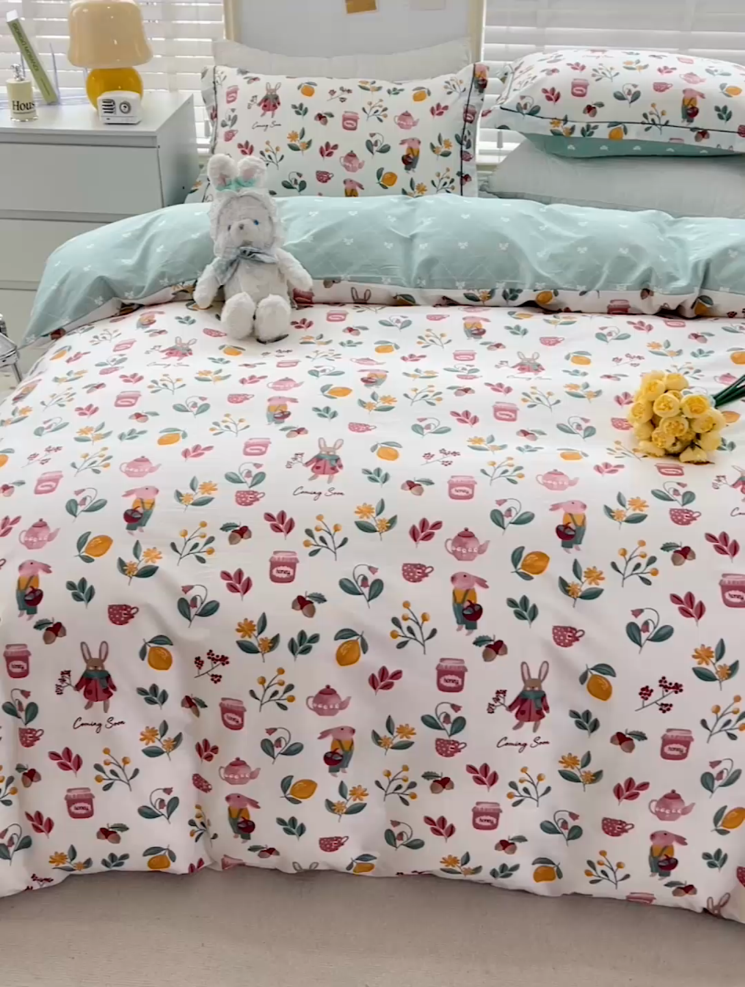 91家纺网 家纺一手货源 找家纺 乐童 2024网红直播爆款吊边＋一字绣工艺款四件套（七） 茶杯兔