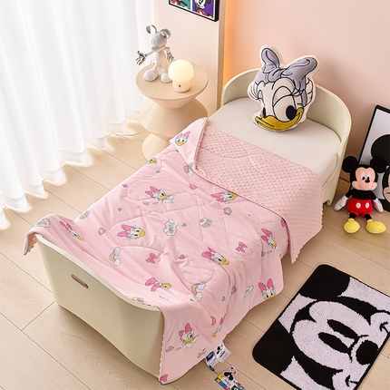 91家纺网 家纺一手货源 找家纺 嗨生活 2023年迪士尼凉感丝冰豆豆被 夏凉被 儿童夏被 幼儿园夏被  黛丝