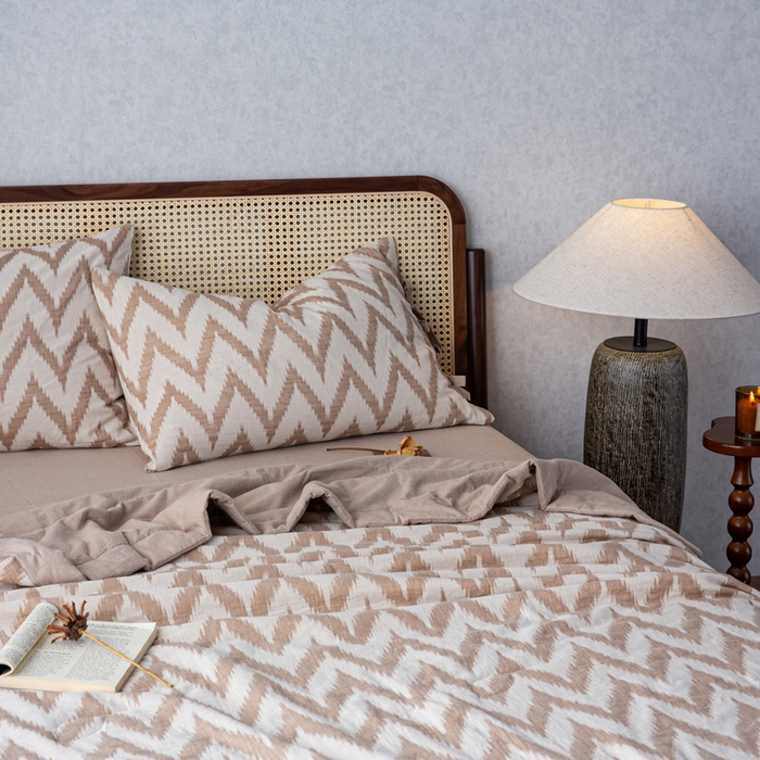 91家纺网 家纺一手货源 找家纺 安莱生活 2023新款双层纱复古大提花系列海澜夏被及夏被四件套 海澜米