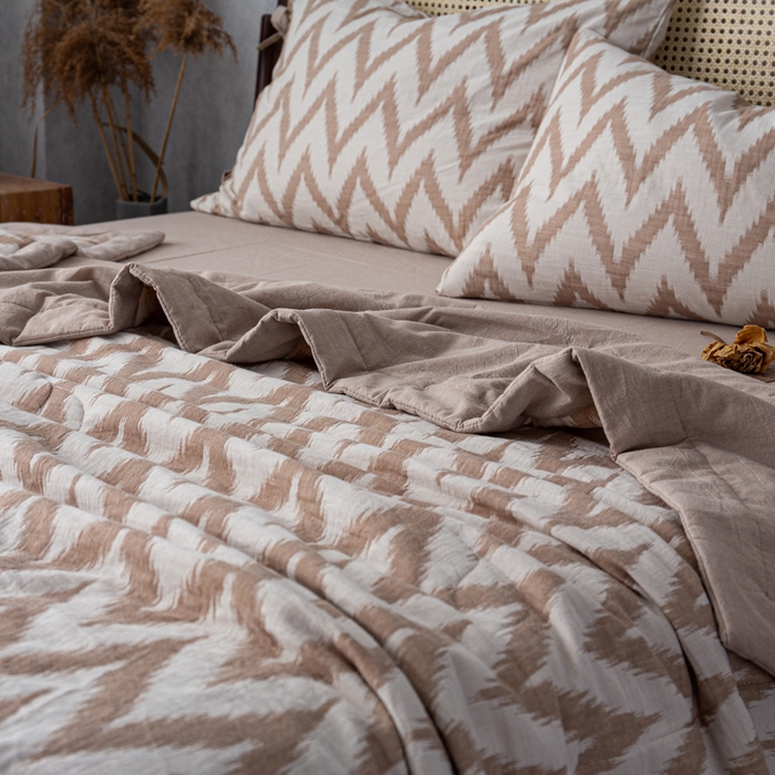 91家纺网 家纺一手货源 找家纺 安莱生活 2023新款双层纱复古大提花系列海澜夏被及夏被四件套 海澜米