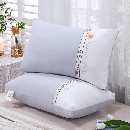 91家纺网 家纺一手货源 找家纺 梦叶草 2023新款轻奢羽丝绒枕 轻奢羽丝绒枕-烟熏紫