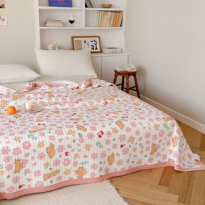 91家纺网 家纺一手货源 找家纺 吾秀 2023新款A类棉代尔针织棉毯 菲菲兔（粉）