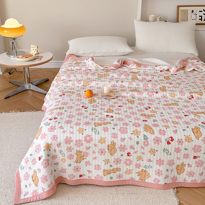 91家纺网 家纺一手货源 找家纺 吾秀 2023新款A类棉代尔针织棉毯 菲菲兔（粉）