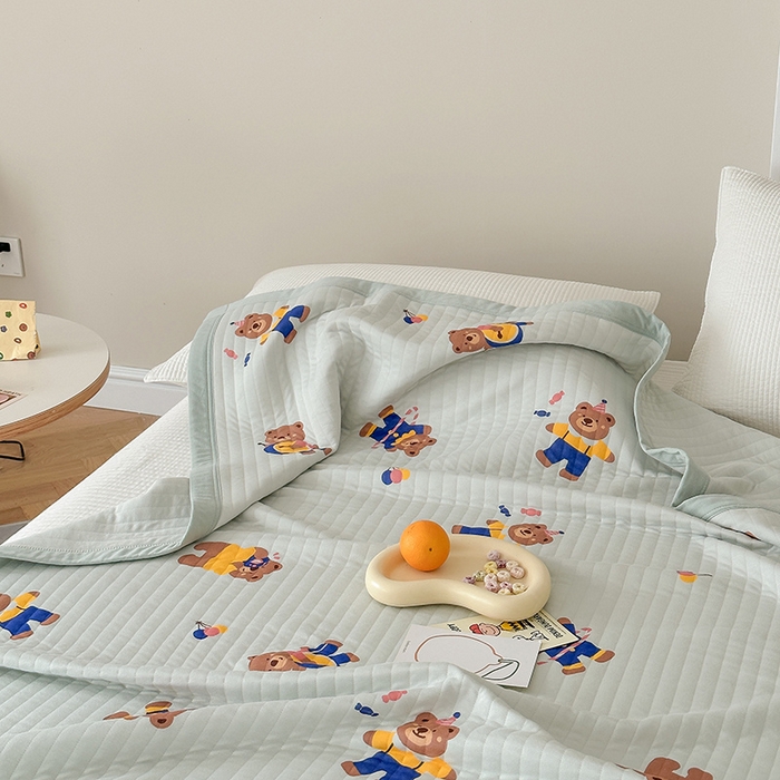 91家纺网 家纺一手货源 找家纺 吾秀 2023新款A类棉代尔针织棉毯 小熊乐园（绿）