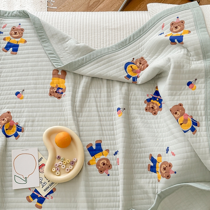 91家纺网 家纺一手货源 找家纺 吾秀 2023新款A类棉代尔针织棉毯 小熊乐园（绿）