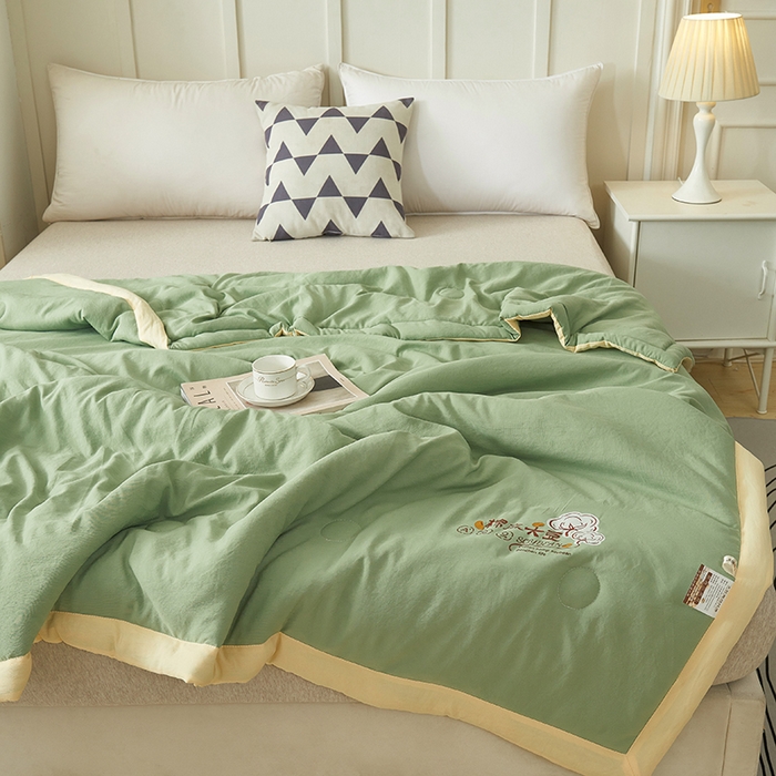 91家纺网 家纺一手货源 找家纺 样样红被业 2023新款棉麻大豆夏凉被 橄榄绿