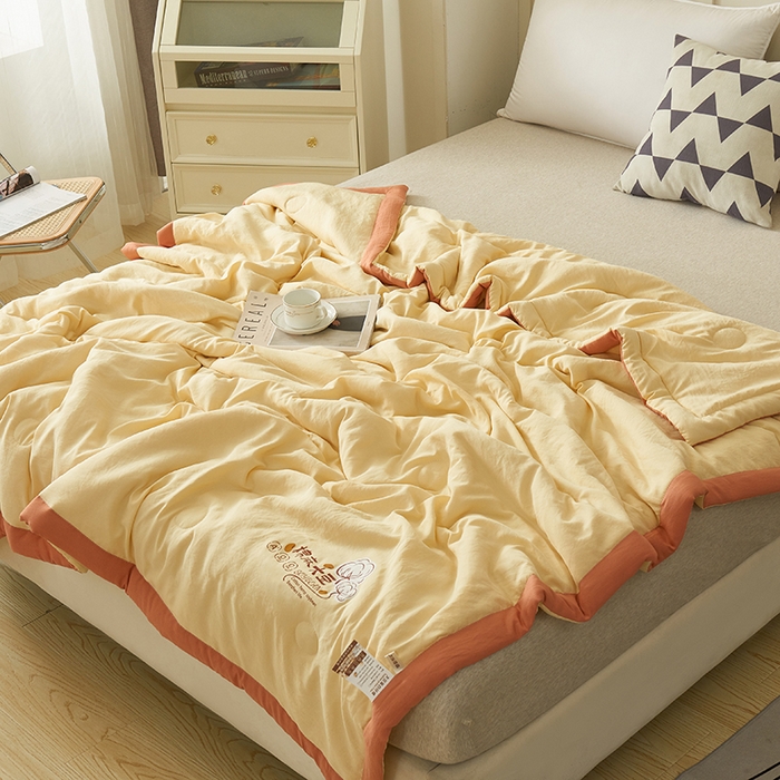 91家纺网 家纺一手货源 找家纺 样样红被业 2023新款棉麻大豆夏凉被 古丽黄