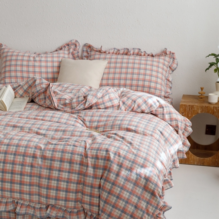 91家纺网 家纺一手货源 找家纺 忘忧草2023新款全棉色织水洗棉床裙款四件套  春风曲-粉