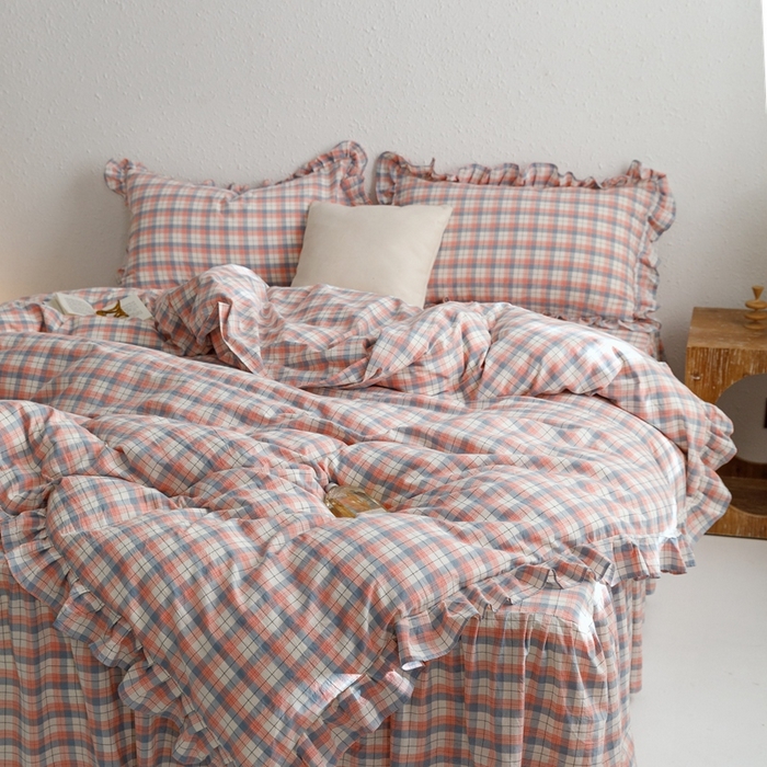 91家纺网 家纺一手货源 找家纺 忘忧草2023新款全棉色织水洗棉床裙款四件套  春风曲-粉