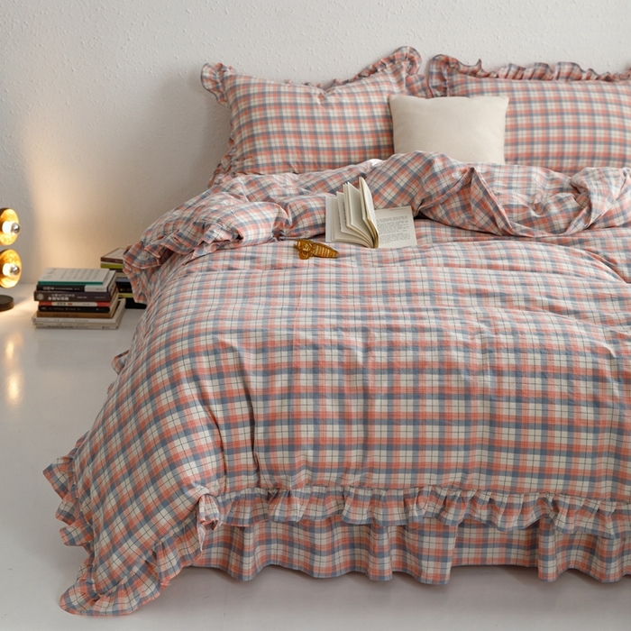 91家纺网 家纺一手货源 找家纺 忘忧草2023新款全棉色织水洗棉床裙款四件套  春风曲-粉