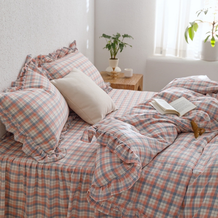 91家纺网 家纺一手货源 找家纺 忘忧草2023新款全棉色织水洗棉床裙款四件套  春风曲-粉