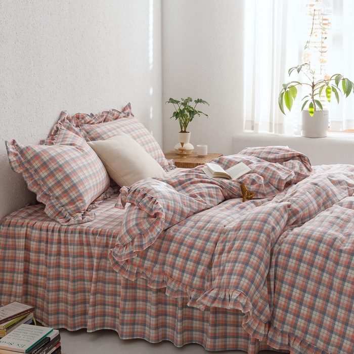 91家纺网 家纺一手货源 找家纺 忘忧草2023新款全棉色织水洗棉床裙款四件套  春风曲-粉