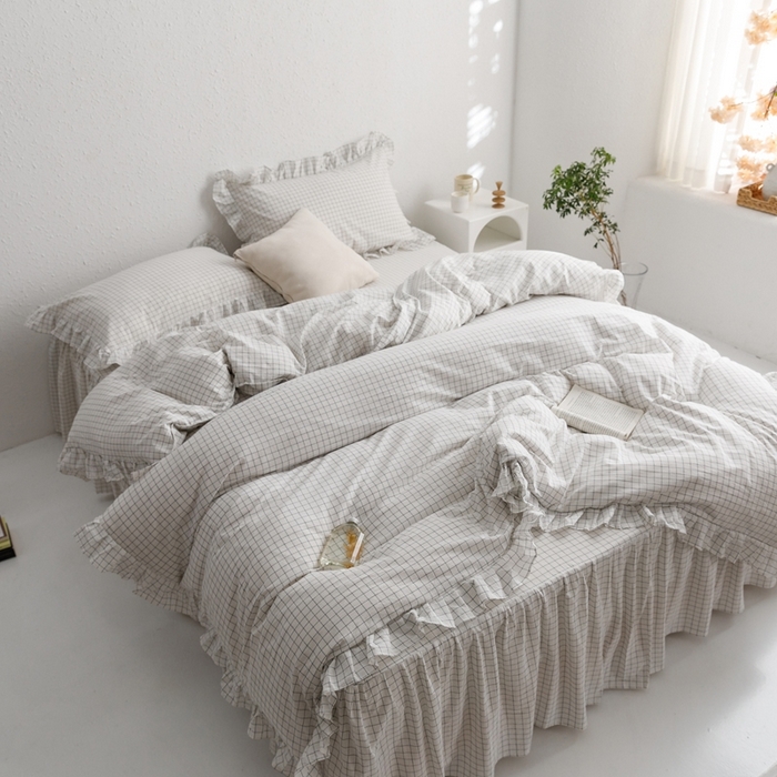 91家纺网 家纺一手货源 找家纺 忘忧草2023新款全棉色织水洗棉床裙款四件套  格物-白