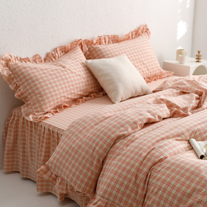 91家纺网 家纺一手货源 找家纺 忘忧草2023新款全棉色织水洗棉床裙款四件套  简爱-粉